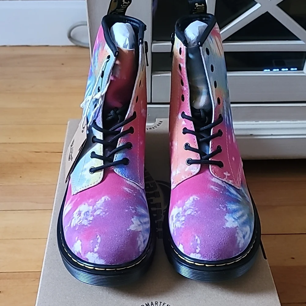 Dr. Marten's Girls Tye Dye Suede Boots, Size Kids 6M - Picture 10 of 16